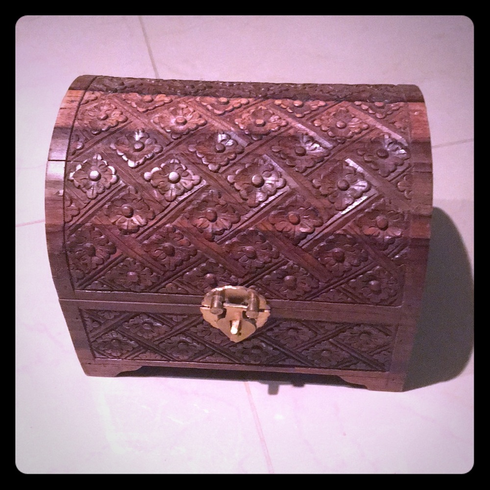 Handcrafted Indonesian jewelry box